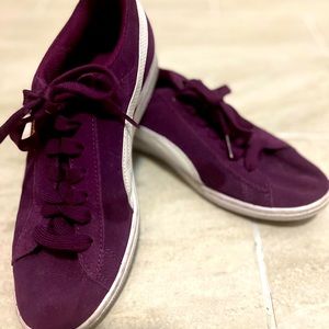 Purple suede pumas - women size 8 - great condition!